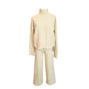 Women's Cream Turtleneck Sweater Set Size Onesize